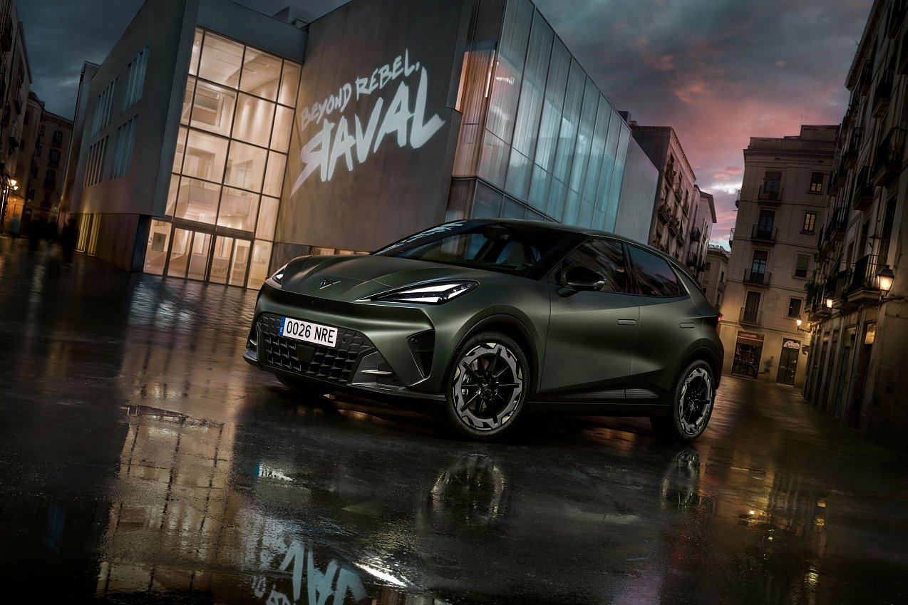 Der neue CUPRA Raval in der Farbe manganese matt (Foto: Cupra | Seat)