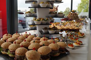 Buffet bei Abendveranstaltung� Er&ouml;ffnung der Filiale Annaberg