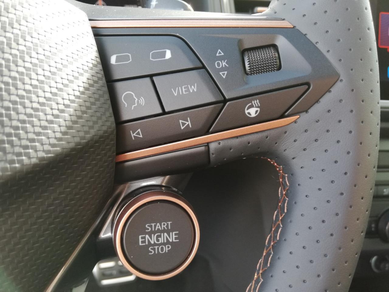 Cupra ATECA 1.5 TSI DSG 5 J.GAR.*PARKLENKASS. NAVI SHZ Bildbeschreibung: Cupra ATECA 1.5 TSI DSG 5 J.GAR.*PARKLENKASS. NAVI SHZ