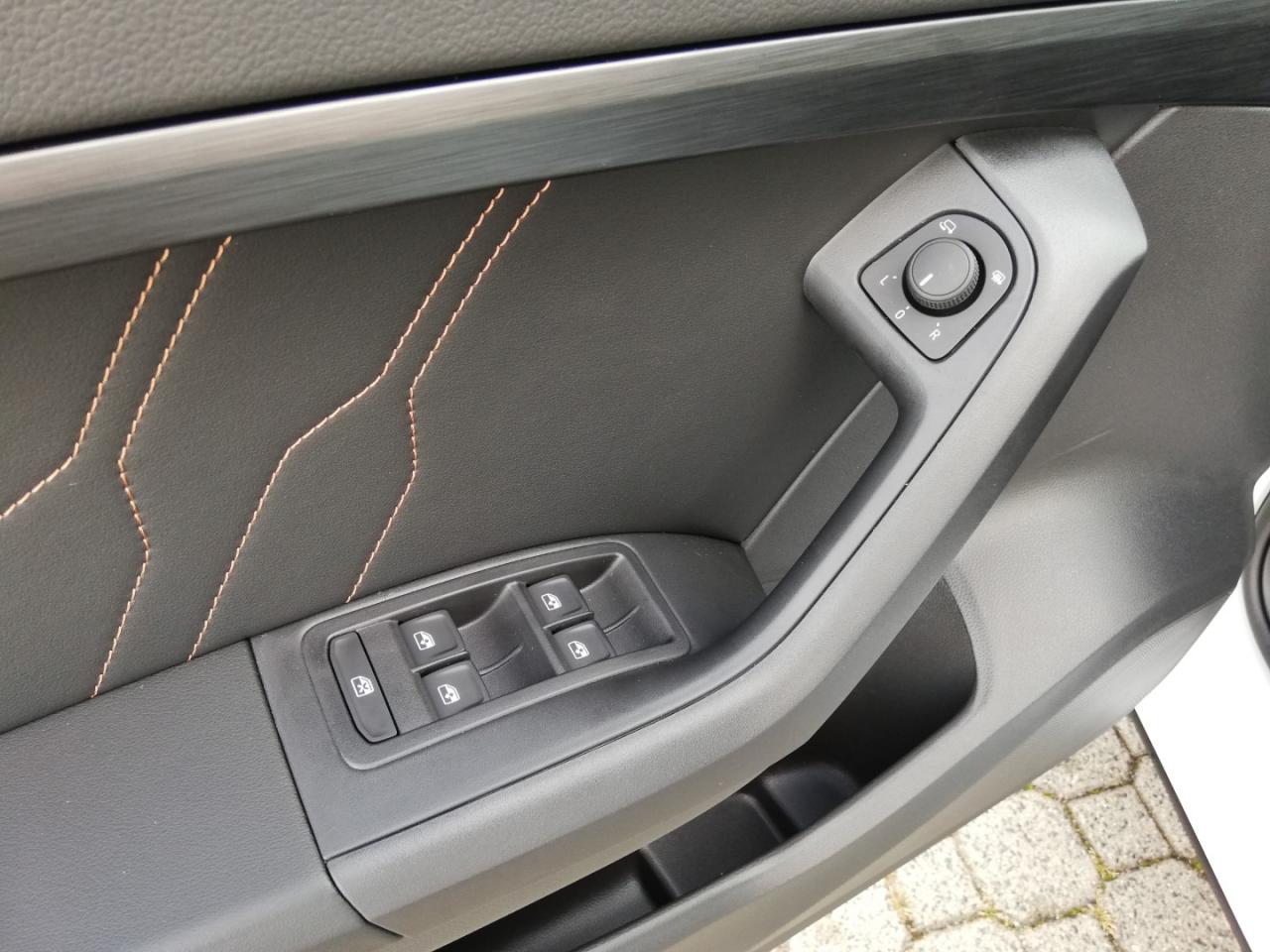 Cupra ATECA 1.5 TSI DSG 5 J.GAR.*PARKLENKASS. NAVI SHZ Bildbeschreibung: Cupra ATECA 1.5 TSI DSG 5 J.GAR.*PARKLENKASS. NAVI SHZ