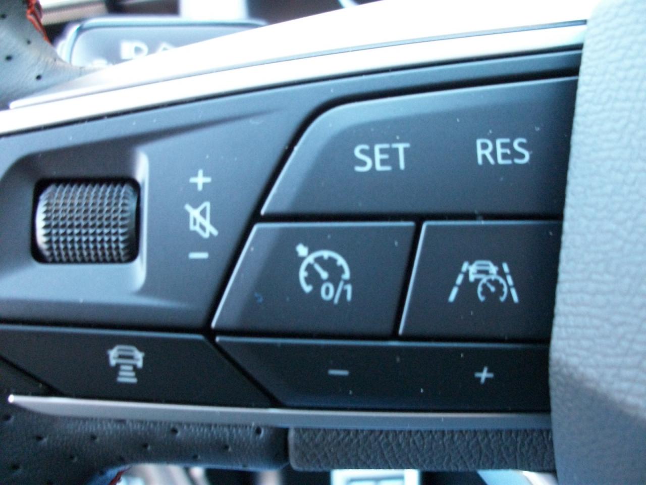 Seat ATECA FR BLACK EDITION 1.5 TSI DSG, CO2-Klasse: E, AHZV NAVI SHZ Bildbeschreibung: Seat ATECA FR BLACK EDITION 1.5 TSI DSG, CO2-Klasse: E, AHZV NAVI SHZ
