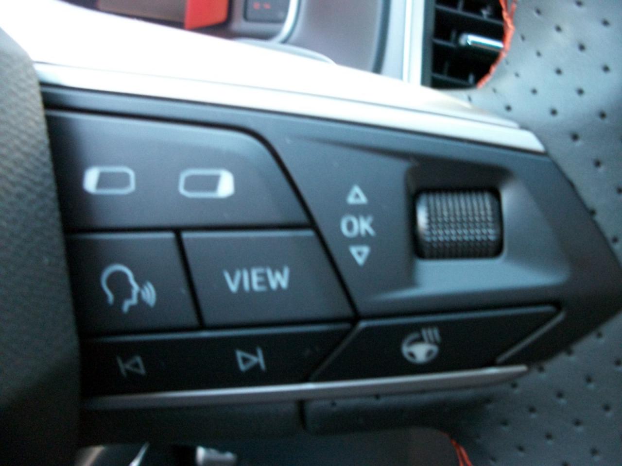 Seat ATECA FR BLACK EDITION 1.5 TSI DSG, CO2-Klasse: E, AHZV NAVI SHZ Bildbeschreibung: Seat ATECA FR BLACK EDITION 1.5 TSI DSG, CO2-Klasse: E, AHZV NAVI SHZ