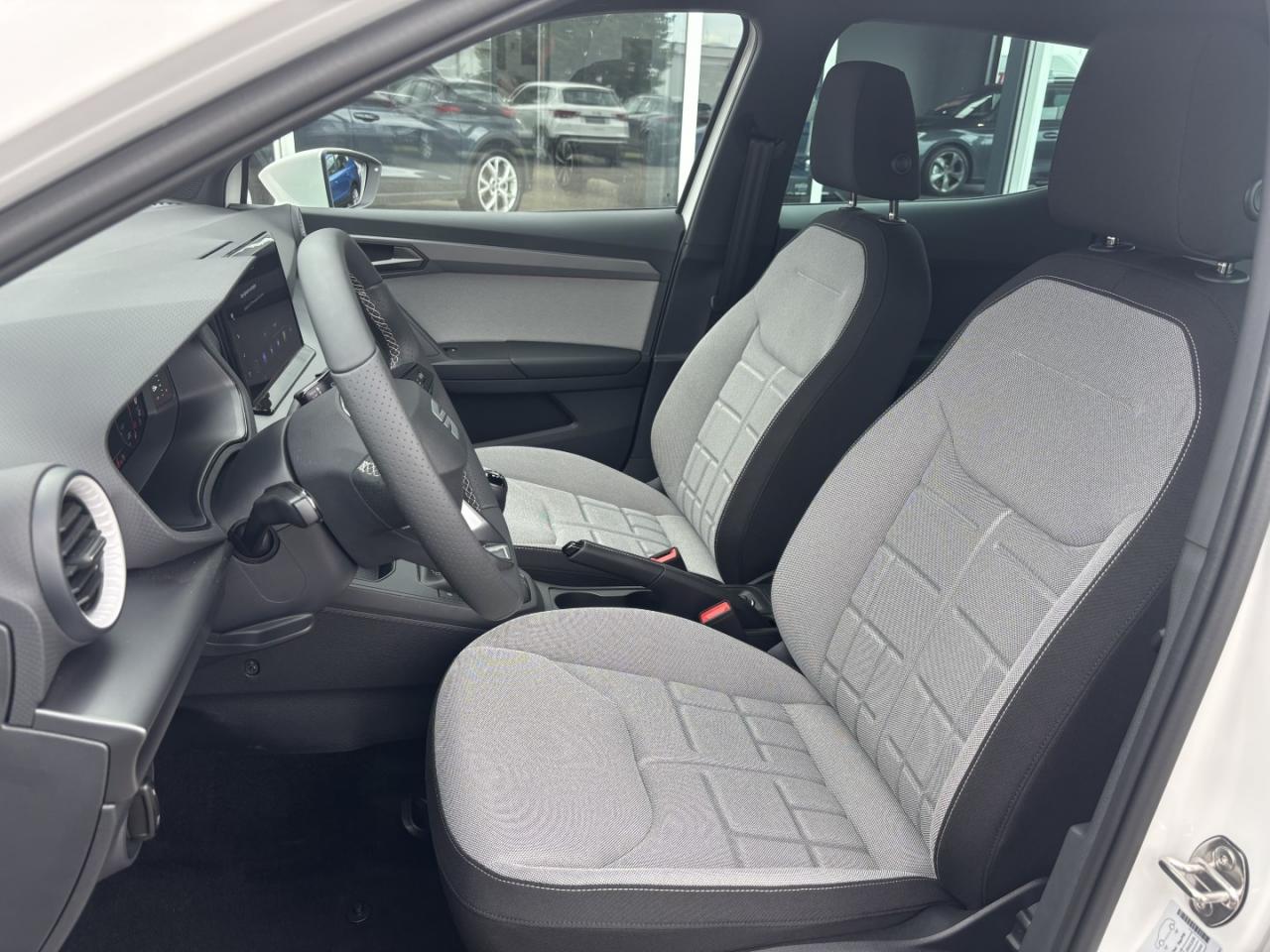 Seat ARONA FR 1.0 TSI, CO2-Klasse: D, NAVI SITZHEIZ. AHZV-VORBER. Bildbeschreibung: Seat ARONA FR 1.0 TSI, CO2-Klasse: D, NAVI SITZHEIZ. AHZV-VORBER.