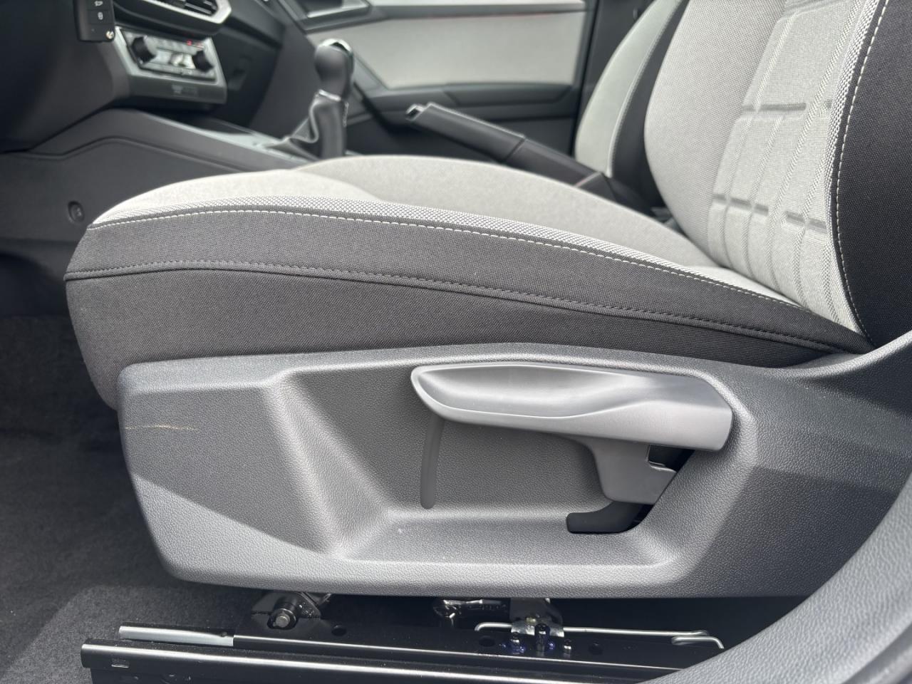 Seat ARONA FR 1.0 TSI, CO2-Klasse: D, NAVI SITZHEIZ. AHZV-VORBER. Bildbeschreibung: Seat ARONA FR 1.0 TSI, CO2-Klasse: D, NAVI SITZHEIZ. AHZV-VORBER.