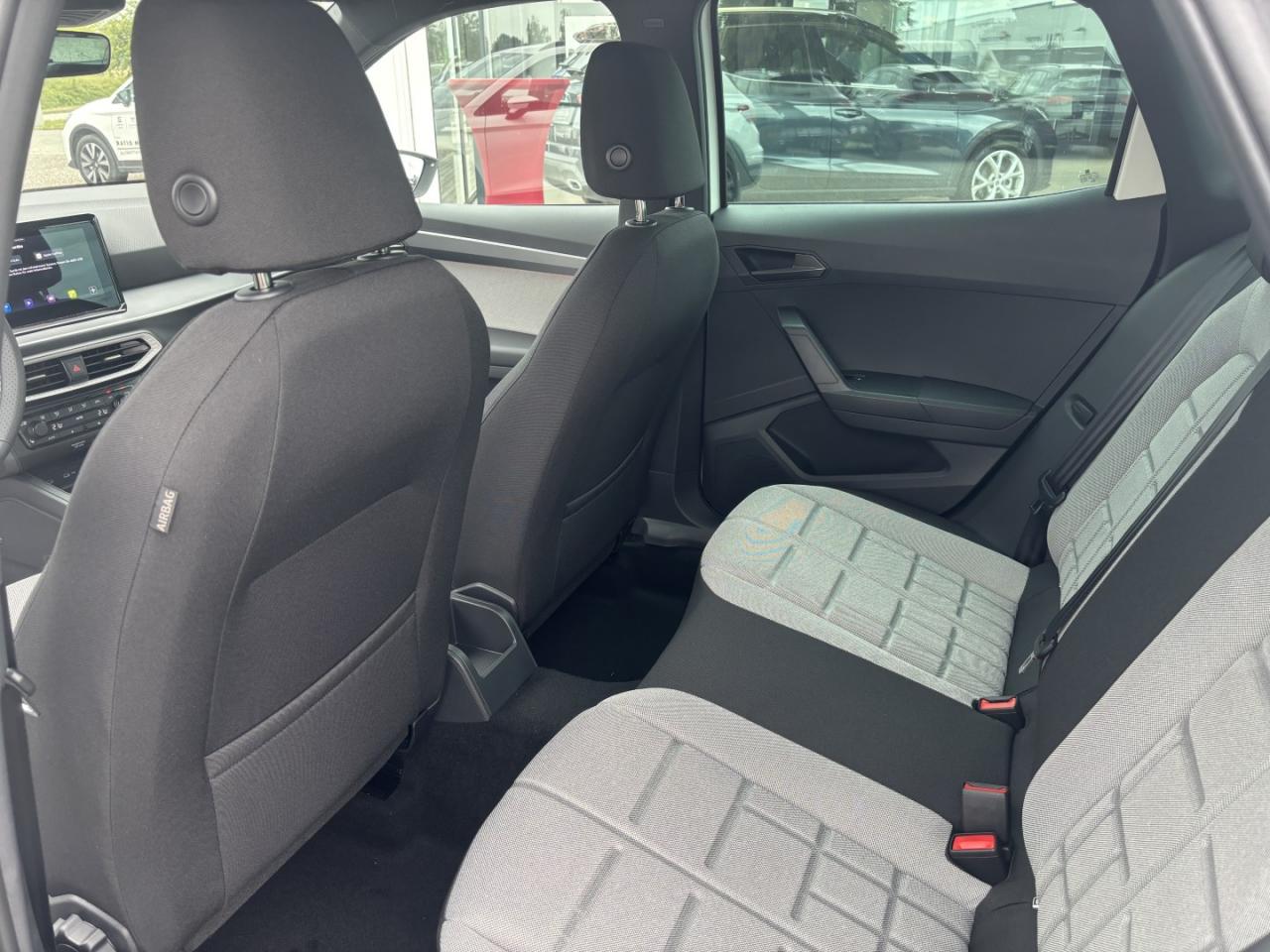 Seat ARONA FR 1.0 TSI, CO2-Klasse: D, NAVI SITZHEIZ. AHZV-VORBER. Bildbeschreibung: Seat ARONA FR 1.0 TSI, CO2-Klasse: D, NAVI SITZHEIZ. AHZV-VORBER.