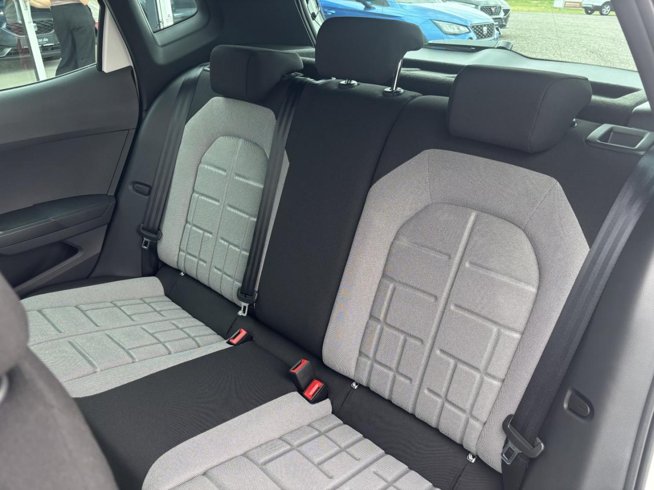 Seat ARONA FR 1.0 TSI, CO2-Klasse: D, NAVI SITZHEIZ. AHZV-VORBER. Bildbeschreibung: Seat ARONA FR 1.0 TSI, CO2-Klasse: D, NAVI SITZHEIZ. AHZV-VORBER.