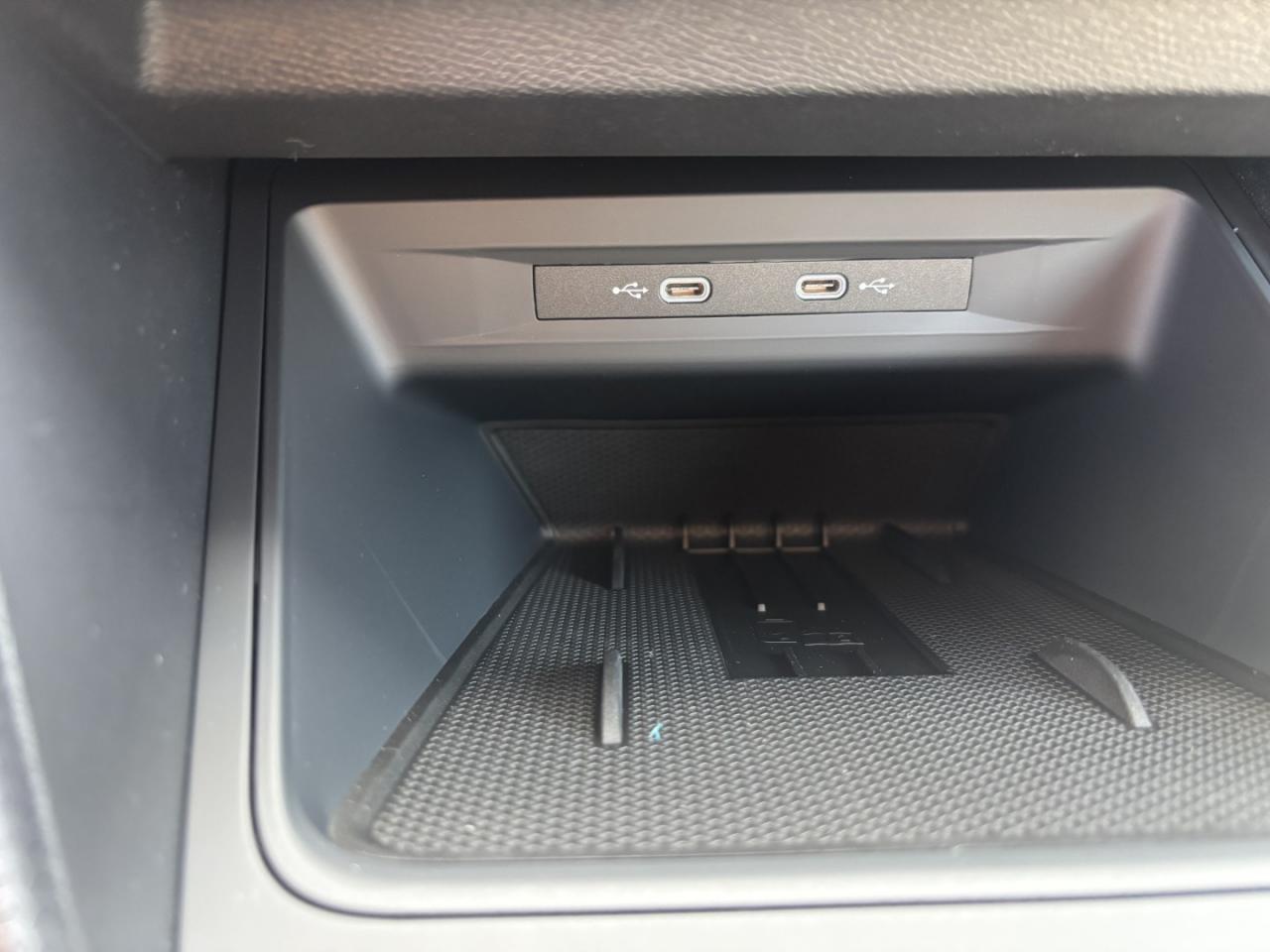 Seat LEON SPORTSTOURER ROAD EDITION 1.5 TSI, CO2-Klasse: D, NAVI SHZ Bildbeschreibung: Seat LEON SPORTSTOURER ROAD EDITION 1.5 TSI, CO2-Klasse: D, NAVI SHZ