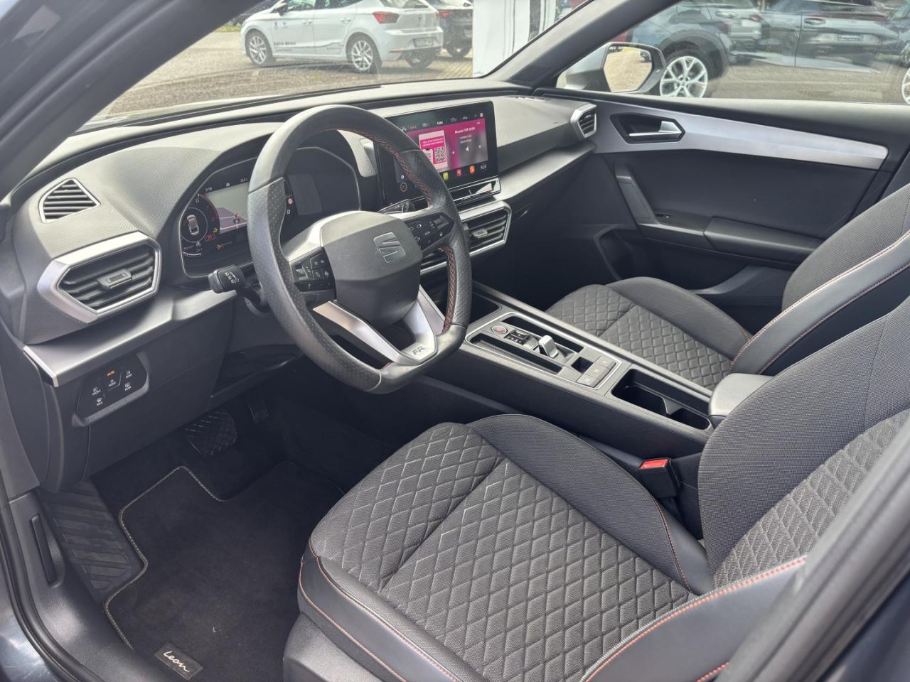Seat LEON SPORTSTOURER FR 1.5 TSI DSG NAVI EINPARKH. Bildbeschreibung: Seat LEON SPORTSTOURER FR 1.5 TSI DSG NAVI EINPARKH.