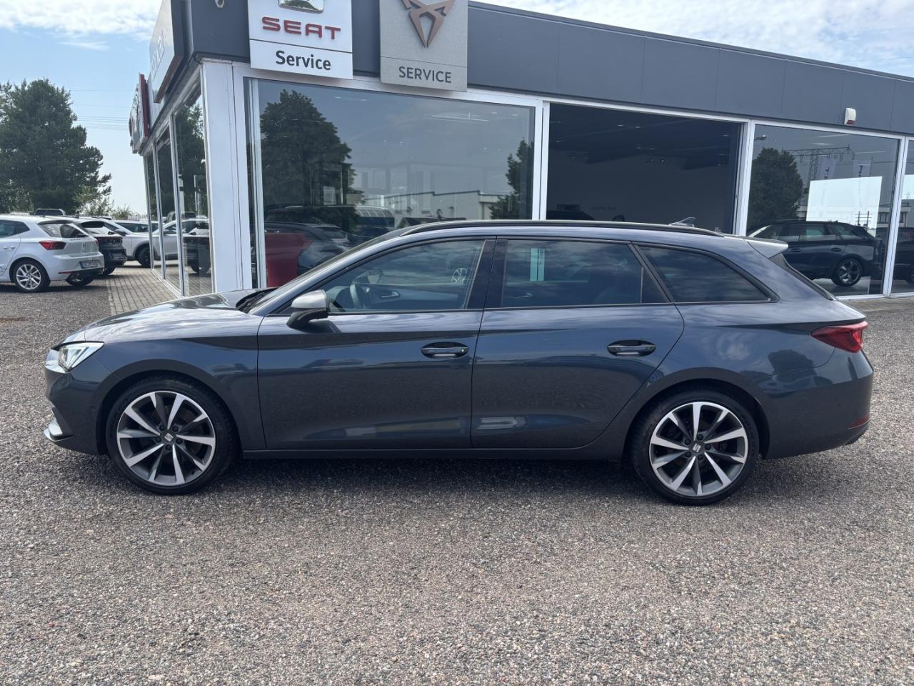 Seat LEON SPORTSTOURER FR 1.5 TSI DSG NAVI EINPARKH. Bildbeschreibung: Seat LEON SPORTSTOURER FR 1.5 TSI DSG NAVI EINPARKH.