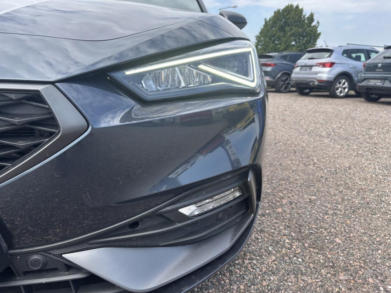 Seat LEON SPORTSTOURER FR 1.5 TSI DSG NAVI EINPARKH. Bildbeschreibung: Seat LEON SPORTSTOURER FR 1.5 TSI DSG NAVI EINPARKH.
