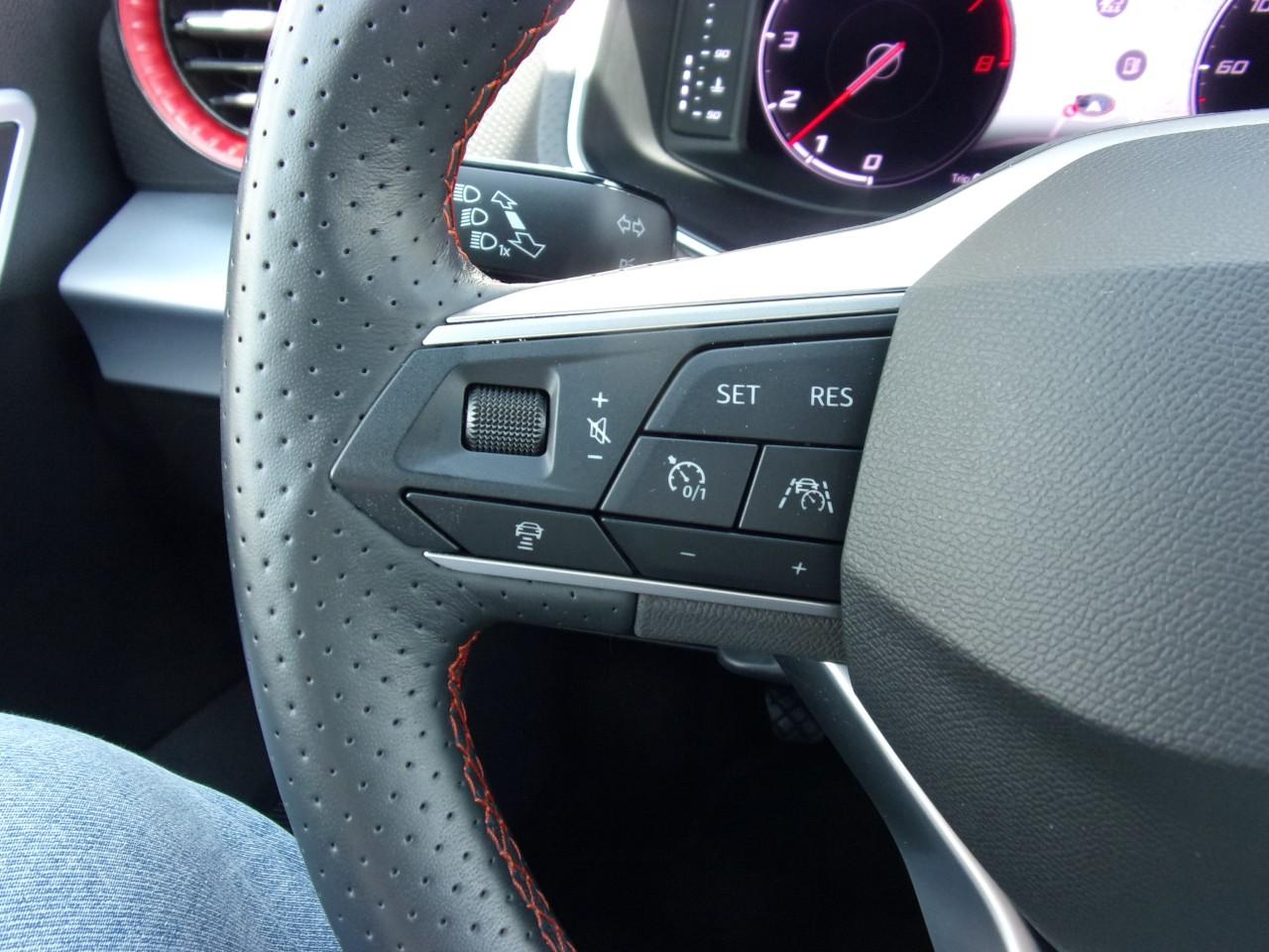 Seat ARONA FR 1.0 TSI NAVI SITZHEIZ. EINPARKH. DAB+ Bildbeschreibung: Seat ARONA FR 1.0 TSI NAVI SITZHEIZ. EINPARKH. DAB+