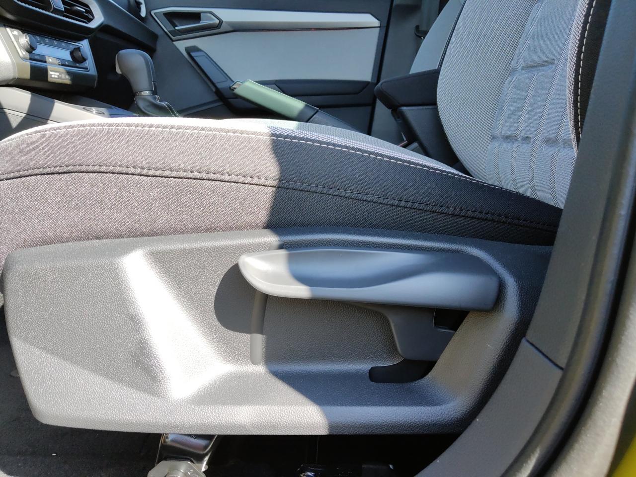 Seat ARONA FR 1.0 TSI DSG, CO2-Klasse: D, NAVI SITZHEIZ. AHZV-VORBER. Bildbeschreibung: Seat ARONA FR 1.0 TSI DSG, CO2-Klasse: D, NAVI SITZHEIZ. AHZV-VORBER.