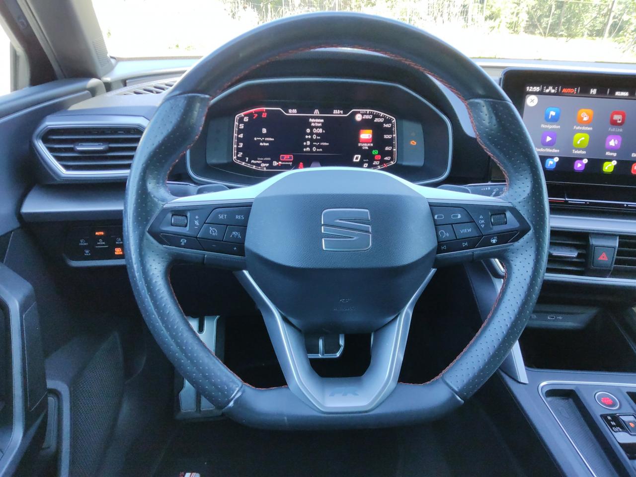 Seat LEON SPORTSTOURER FR PLUS 2.0 TSI DSG NAVI SHZ Bildbeschreibung: Seat LEON SPORTSTOURER FR PLUS 2.0 TSI DSG NAVI SHZ
