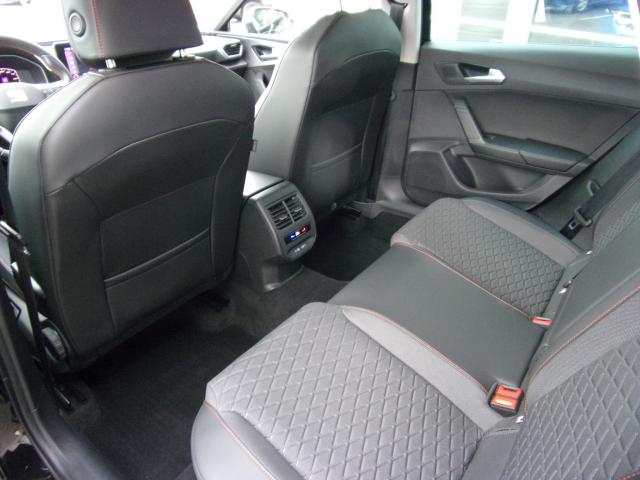 Seat LEON SPORTSTOURER FR 2.0 TDI DSG AHK NAVI KAMERA Bildbeschreibung: Seat LEON SPORTSTOURER FR 2.0 TDI DSG AHK NAVI KAMERA