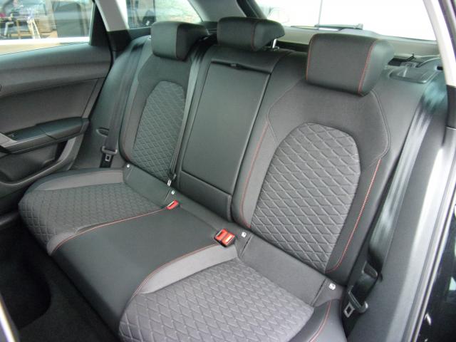 Seat LEON SPORTSTOURER FR 2.0 TDI DSG AHK NAVI KAMERA Bildbeschreibung: Seat LEON SPORTSTOURER FR 2.0 TDI DSG AHK NAVI KAMERA