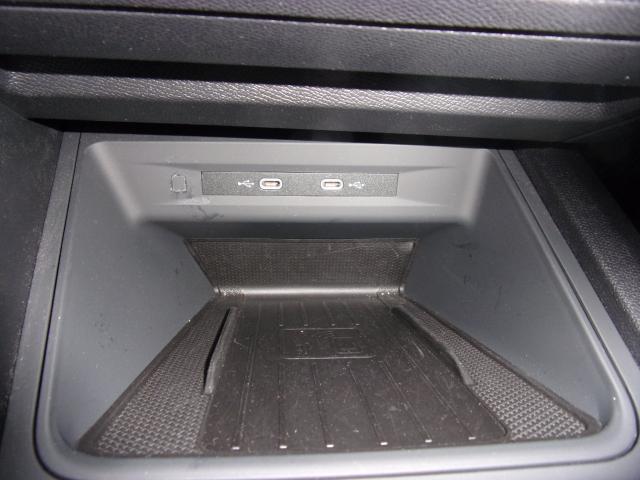 Seat LEON SPORTSTOURER FR 2.0 TDI DSG AHK NAVI KAMERA Bildbeschreibung: Seat LEON SPORTSTOURER FR 2.0 TDI DSG AHK NAVI KAMERA