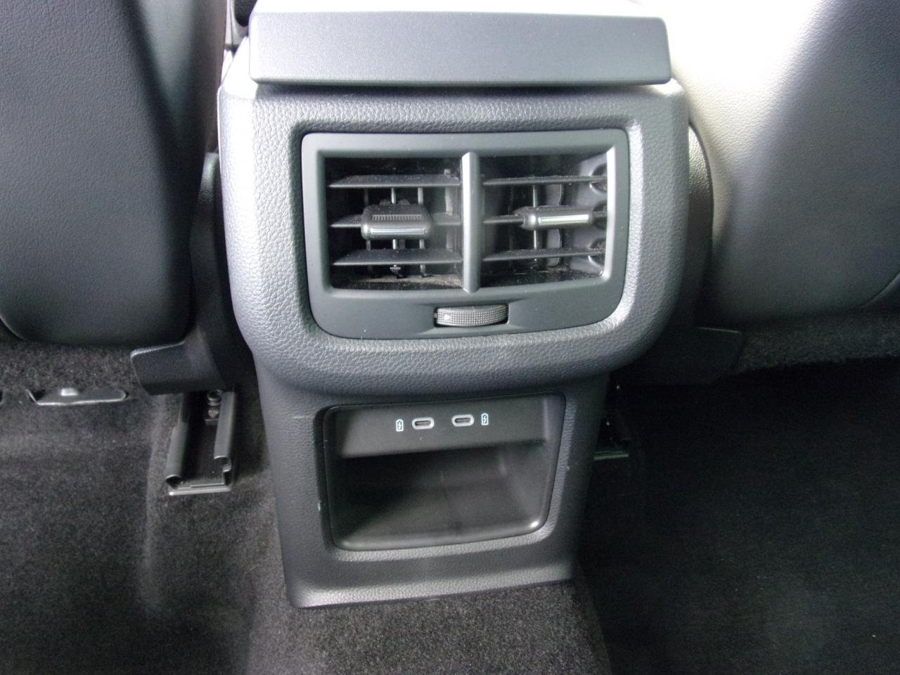 Seat ATECA FR 2.0 TDI DSG NAVI AHZV-VORBR. SITZHEIZ. Bildbeschreibung: Seat ATECA FR 2.0 TDI DSG NAVI AHZV-VORBR. SITZHEIZ.