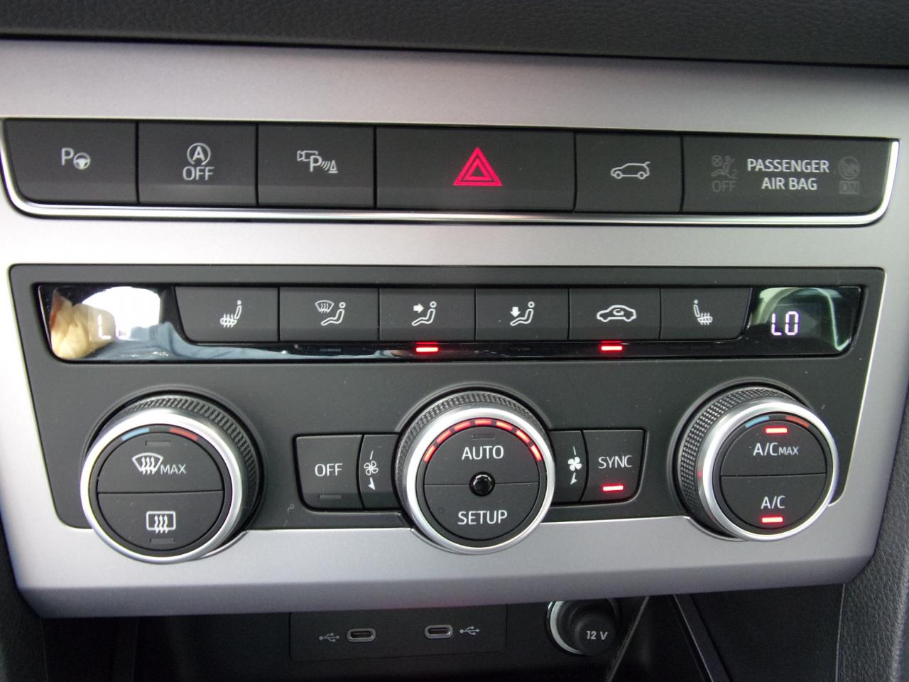 Seat ATECA FR 2.0 TDI DSG NAVI AHZV-VORBR. SITZHEIZ. Bildbeschreibung: Seat ATECA FR 2.0 TDI DSG NAVI AHZV-VORBR. SITZHEIZ.