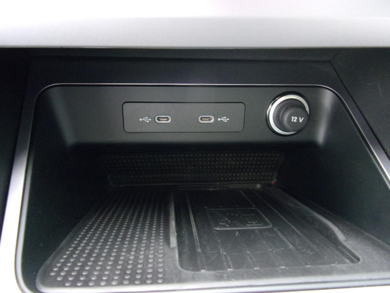 Seat ATECA FR 2.0 TDI DSG NAVI AHZV-VORBR. SITZHEIZ. Bildbeschreibung: Seat ATECA FR 2.0 TDI DSG NAVI AHZV-VORBR. SITZHEIZ.