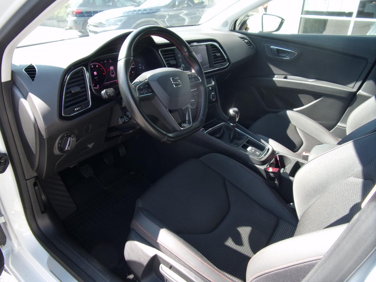 Seat LEON SPORTSTOURER FR 1.5 TSI ACT NAVI ACC Bildbeschreibung: Seat LEON SPORTSTOURER FR 1.5 TSI ACT NAVI ACC