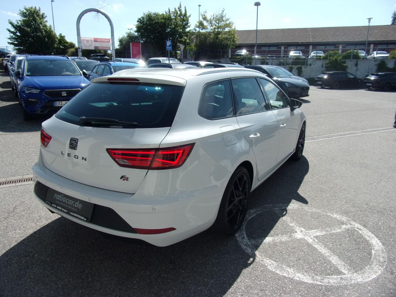 Seat LEON SPORTSTOURER FR 1.5 TSI ACT NAVI ACC Bildbeschreibung: Seat LEON SPORTSTOURER FR 1.5 TSI ACT NAVI ACC