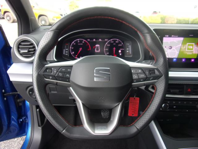 Seat ARONA FR 1.0 TSI NAVI AHK TEMPOMAT EINPARKH. SHZ Bildbeschreibung: Seat ARONA FR 1.0 TSI NAVI AHK TEMPOMAT EINPARKH. SHZ