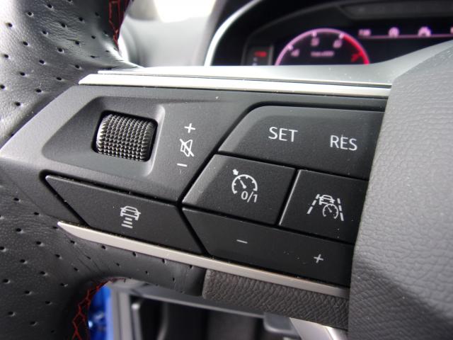 Seat ARONA FR 1.0 TSI NAVI AHK TEMPOMAT EINPARKH. SHZ Bildbeschreibung: Seat ARONA FR 1.0 TSI NAVI AHK TEMPOMAT EINPARKH. SHZ