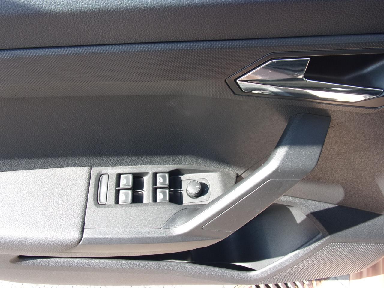Seat IBIZA 1.0 TSI STYLE SCHECKHEFTGEPFLEGT SITZHEIZ. Bildbeschreibung: Seat IBIZA 1.0 TSI STYLE SCHECKHEFTGEPFLEGT SITZHEIZ.