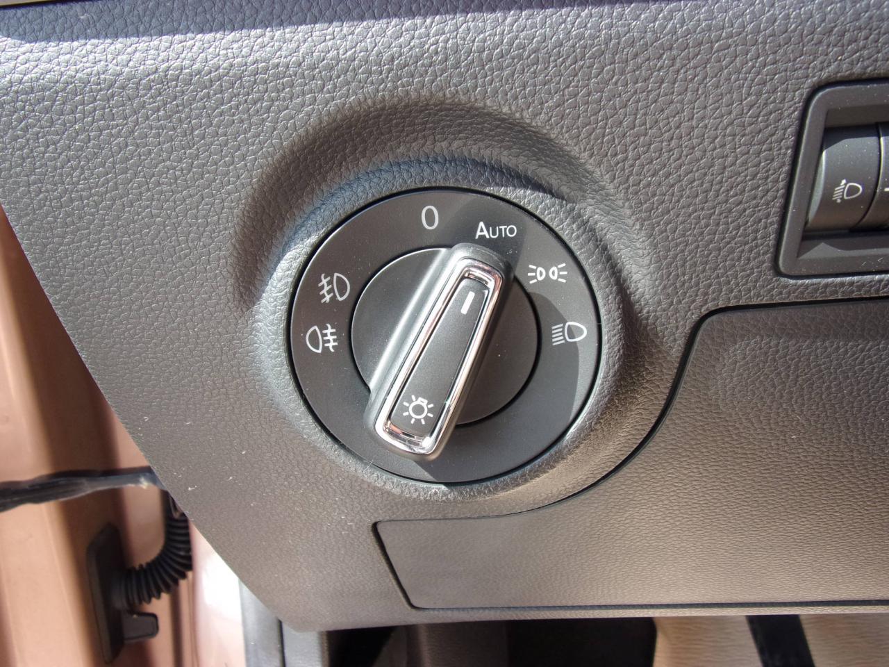 Seat IBIZA 1.0 TSI STYLE SCHECKHEFTGEPFLEGT SITZHEIZ. Bildbeschreibung: Seat IBIZA 1.0 TSI STYLE SCHECKHEFTGEPFLEGT SITZHEIZ.