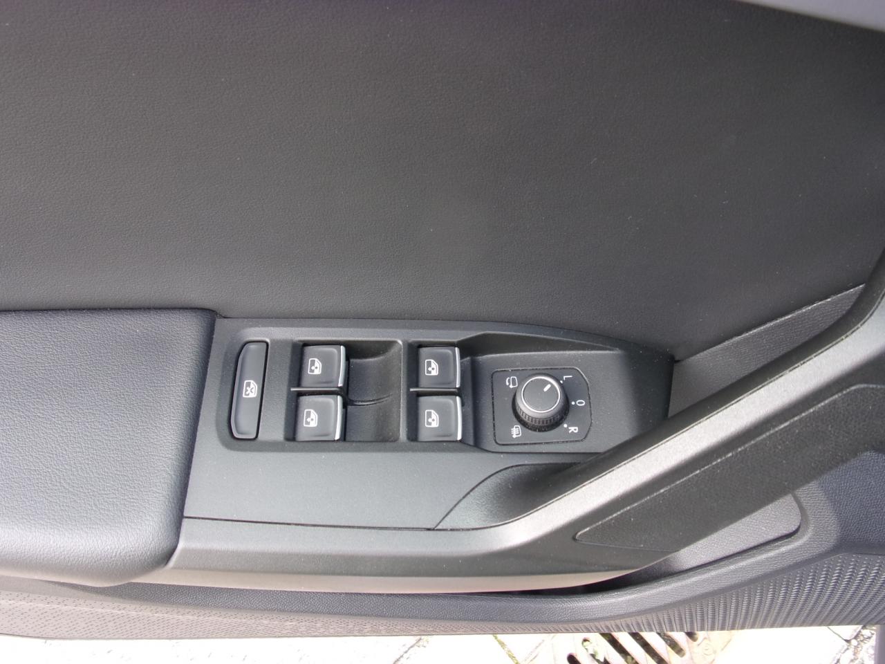 Seat LEON SPORTSTOURER FR PLUS 1.5 TSI ACT STANDH. Bildbeschreibung: Seat LEON SPORTSTOURER FR PLUS 1.5 TSI ACT STANDH.