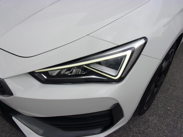 Cupra LEON SPORTSTOURER 2.0 TSI DSG AUTOMATIK DAB+ USB NAVI Bildbeschreibung: Cupra LEON SPORTSTOURER 2.0 TSI DSG AUTOMATIK DAB+ USB NAVI