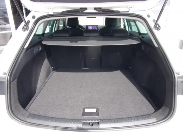 Cupra LEON SPORTSTOURER 2.0 TSI DSG AUTOMATIK DAB+ USB NAVI Bildbeschreibung: Cupra LEON SPORTSTOURER 2.0 TSI DSG AUTOMATIK DAB+ USB NAVI