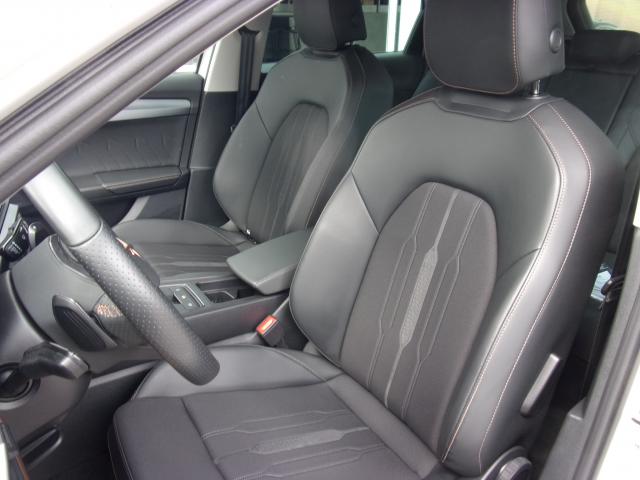 Cupra LEON SPORTSTOURER 2.0 TSI DSG AUTOMATIK DAB+ USB NAVI Bildbeschreibung: Cupra LEON SPORTSTOURER 2.0 TSI DSG AUTOMATIK DAB+ USB NAVI
