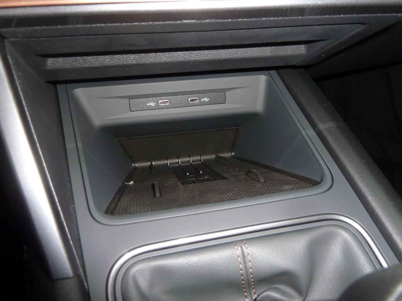 Cupra LEON SPORTSTOURER 1.5 TSI NAVI SHZ AHZV VORB. Bildbeschreibung: Cupra LEON SPORTSTOURER 1.5 TSI NAVI SHZ AHZV VORB.