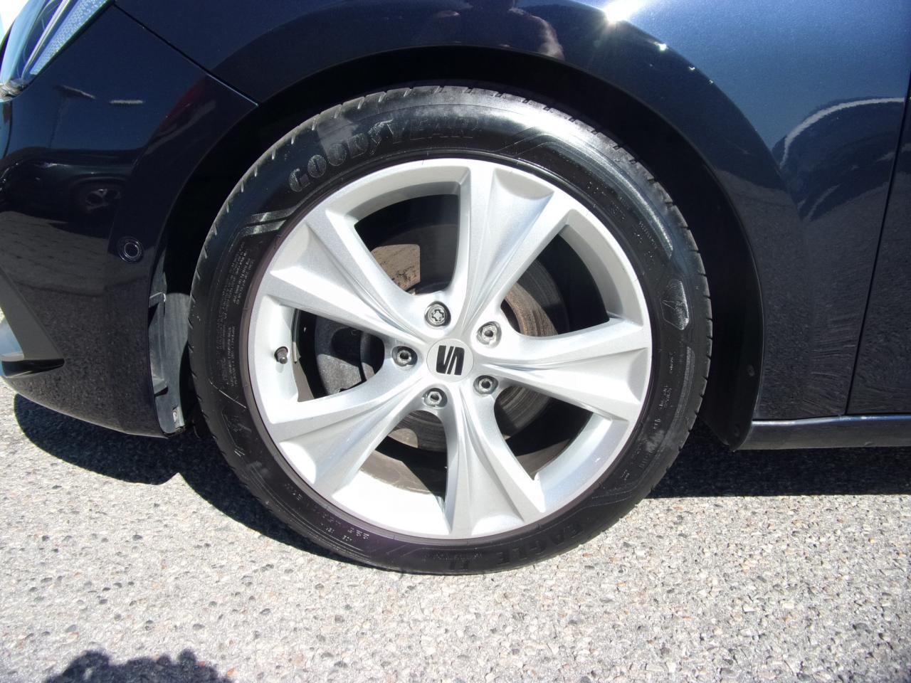 Seat LEON FR 2.0 TSI DSG STANDHEIZ. DAB+ PARKLENKASS. Bildbeschreibung: Seat LEON FR 2.0 TSI DSG STANDHEIZ. DAB+ PARKLENKASS.