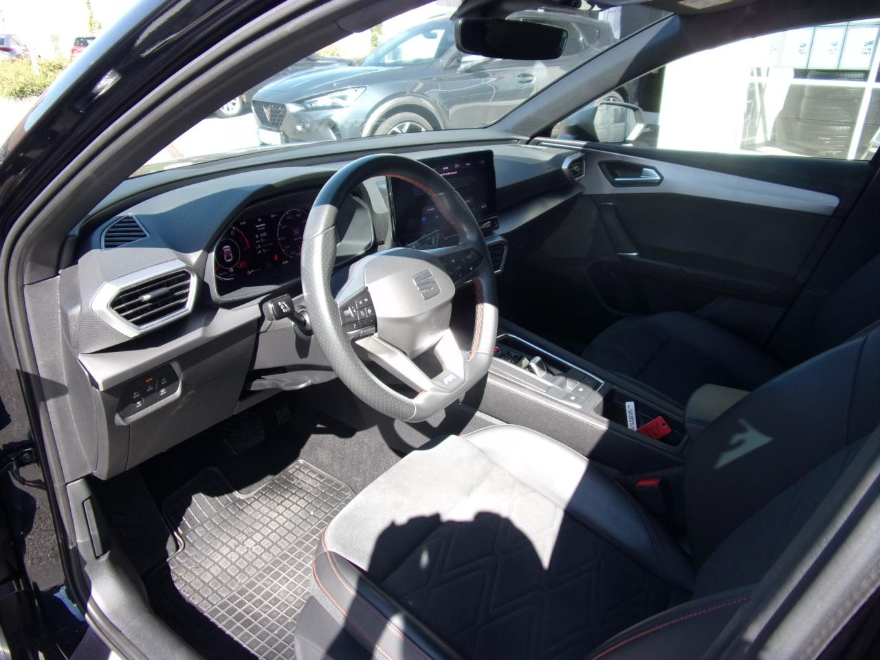 Seat LEON FR 2.0 TSI DSG STANDHEIZ. DAB+ PARKLENKASS. Bildbeschreibung: Seat LEON FR 2.0 TSI DSG STANDHEIZ. DAB+ PARKLENKASS.