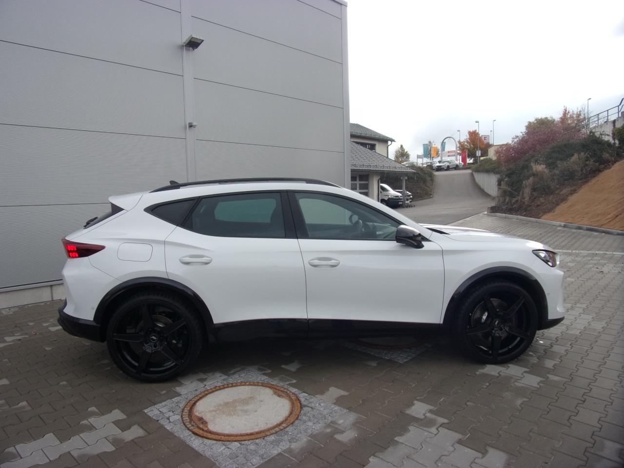 Cupra FORMENTO 2.0 , CO2-Klasse: B, AHZV PANORAMAD. Bildbeschreibung: Cupra FORMENTO 2.0 , CO2-Klasse: B, AHZV PANORAMAD.