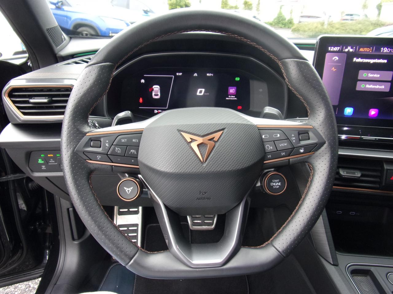 Cupra FORMENTOR VZ5 2.5 TSI 4 DRIVE DSG CUP-LEDER NAVI Bildbeschreibung: Cupra FORMENTOR VZ5 2.5 TSI 4 DRIVE DSG CUP-LEDER NAVI