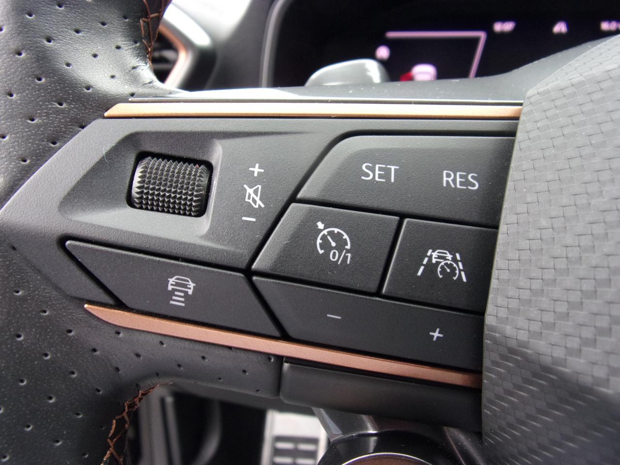 Cupra FORMENTOR VZ5 2.5 TSI 4 DRIVE DSG CUP-LEDER NAVI Bildbeschreibung: Cupra FORMENTOR VZ5 2.5 TSI 4 DRIVE DSG CUP-LEDER NAVI