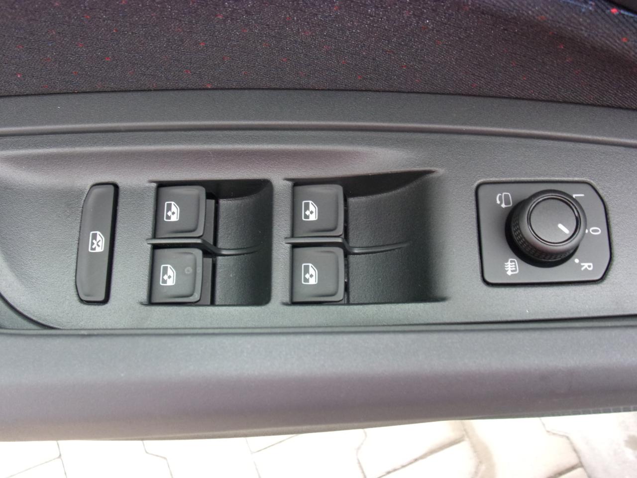 Cupra RAVAL 0.0 PLUS, CO2-Klasse: A, NAVI SITZH. AHZV-VORBER. Bildbeschreibung: Cupra RAVAL 0.0 PLUS, CO2-Klasse: A, NAVI SITZH. AHZV-VORBER.