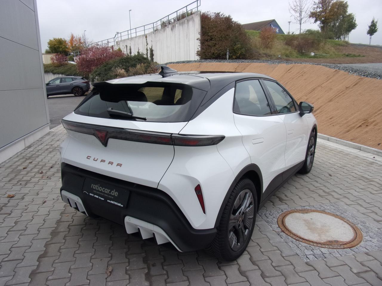Cupra RAVAL 0.0 PLUS, CO2-Klasse: A, NAVI SITZH. AHZV-VORBER. Bildbeschreibung: Cupra RAVAL 0.0 PLUS, CO2-Klasse: A, NAVI SITZH. AHZV-VORBER.
