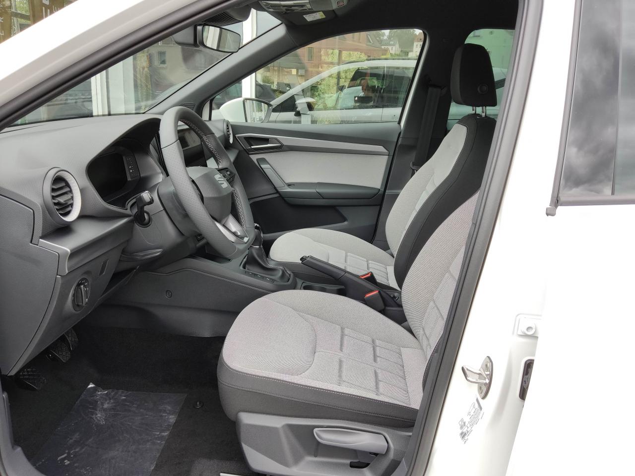 Seat ARONA FR 1.0 TSI, CO2-Klasse: D, NAVI SITZHEIZ. AHZV-VORBER. Bildbeschreibung: Seat ARONA FR 1.0 TSI, CO2-Klasse: D, NAVI SITZHEIZ. AHZV-VORBER.