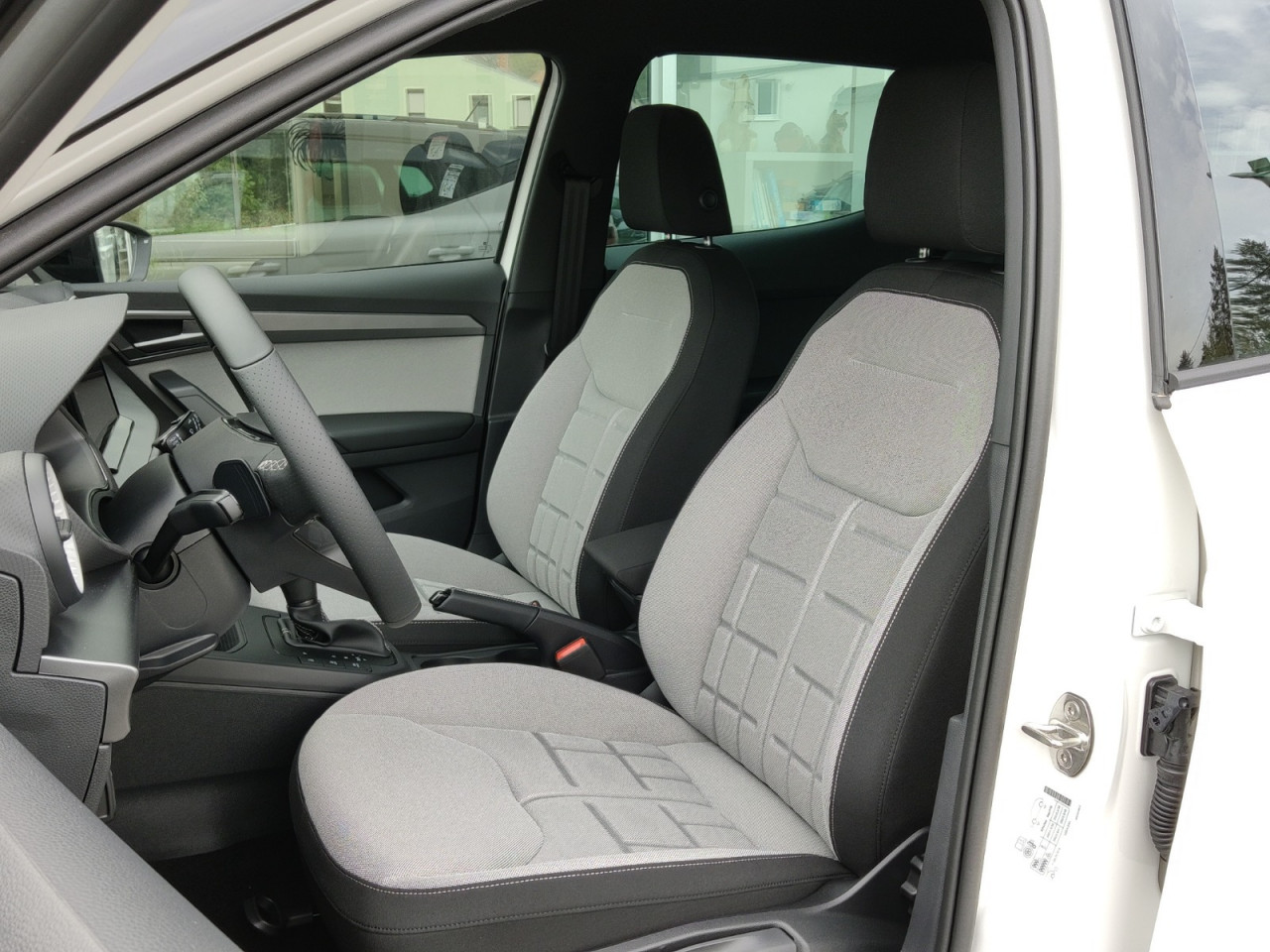 Seat ARONA FR 1.0 TSI DSG, CO2-Klasse: D, NAVI AHZV-VORBER. SHZ EPH Bildbeschreibung: Seat ARONA FR 1.0 TSI DSG, CO2-Klasse: D, NAVI AHZV-VORBER. SHZ EPH