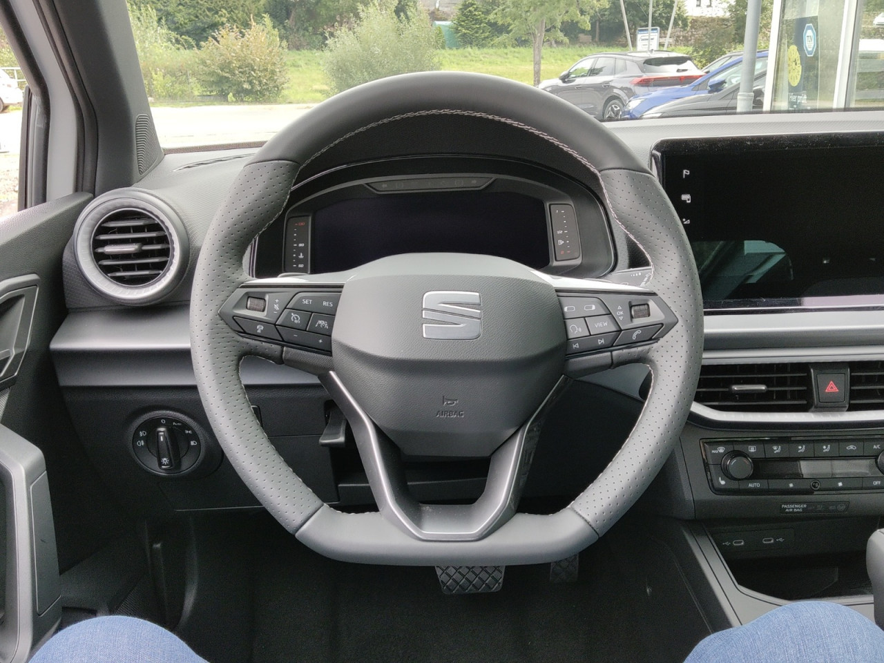 Seat ARONA FR 1.0 TSI DSG, CO2-Klasse: D, NAVI AHZV-VORBER. SHZ EPH Bildbeschreibung: Seat ARONA FR 1.0 TSI DSG, CO2-Klasse: D, NAVI AHZV-VORBER. SHZ EPH