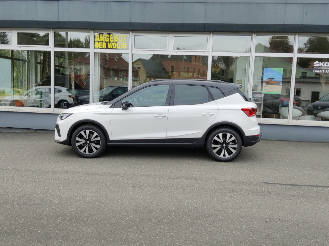 Seat ARONA FR 1.0 TSI DSG, CO2-Klasse: D, NAVI AHZV-VORBER. SHZ EPH Bildbeschreibung: Seat ARONA FR 1.0 TSI DSG, CO2-Klasse: D, NAVI AHZV-VORBER. SHZ EPH