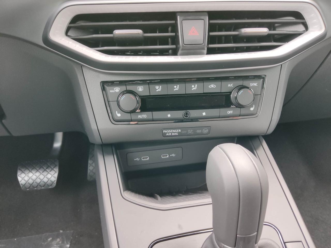 Seat ARONA FR 1.0 TSI DSG, CO2-Klasse: D, NAVI AHZV-VORBER. SHZ EPH Bildbeschreibung: Seat ARONA FR 1.0 TSI DSG, CO2-Klasse: D, NAVI AHZV-VORBER. SHZ EPH