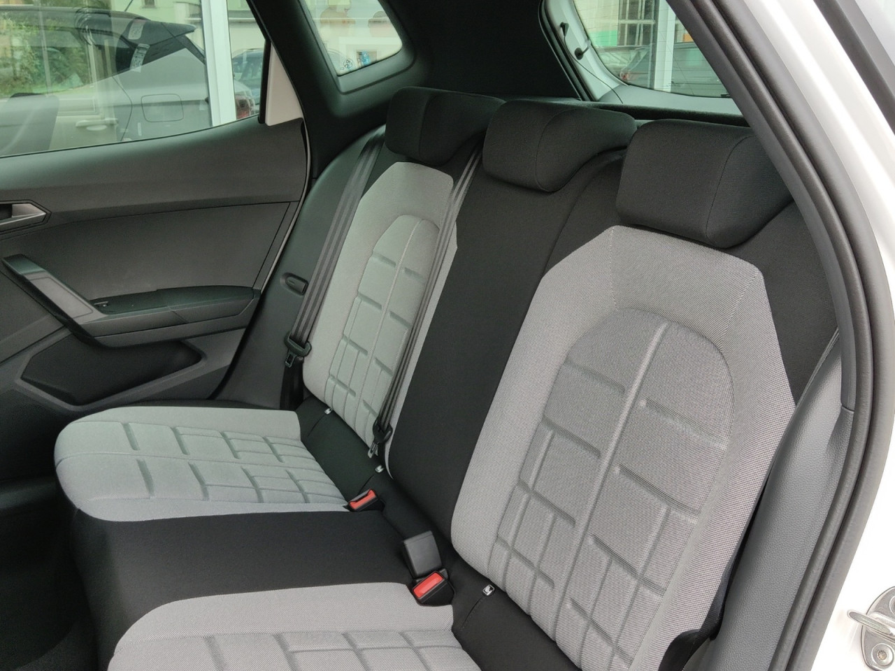 Seat ARONA FR 1.0 TSI DSG, CO2-Klasse: D, NAVI AHZV-VORBER. SHZ EPH Bildbeschreibung: Seat ARONA FR 1.0 TSI DSG, CO2-Klasse: D, NAVI AHZV-VORBER. SHZ EPH