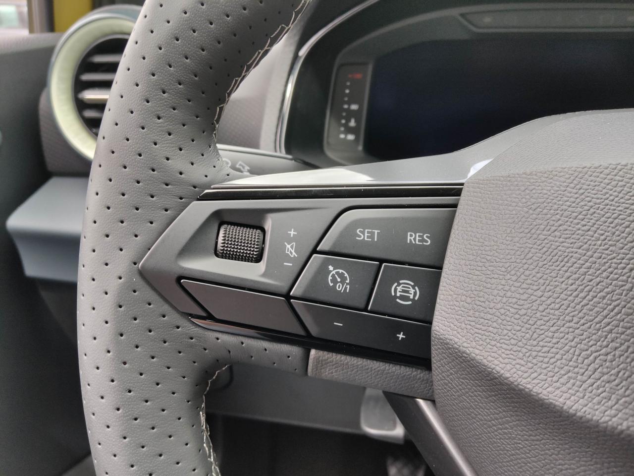 Seat IBIZA STYLE 1.0 TSI, CO2-Klasse: D, AHK-VORB. NAVI EINPARKH. SHZ Bildbeschreibung: Seat IBIZA STYLE 1.0 TSI, CO2-Klasse: D, AHK-VORB. NAVI EINPARKH. SHZ