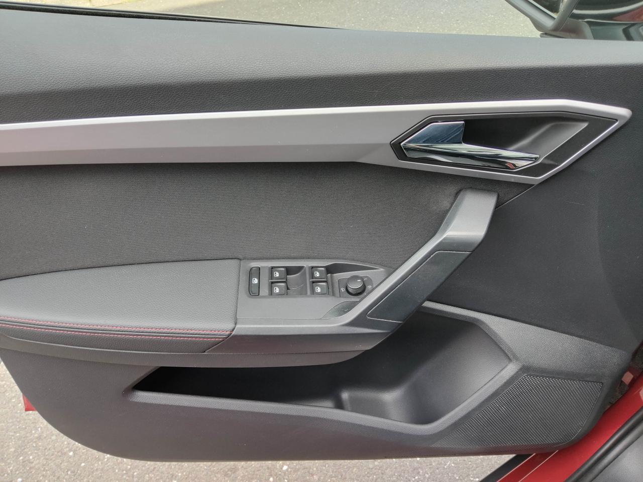 Seat ARONA FR 1.0 TSI DSG SCHECKHEFTGEPFL. SITZH. EPH Bildbeschreibung: Seat ARONA FR 1.0 TSI DSG SCHECKHEFTGEPFL. SITZH. EPH