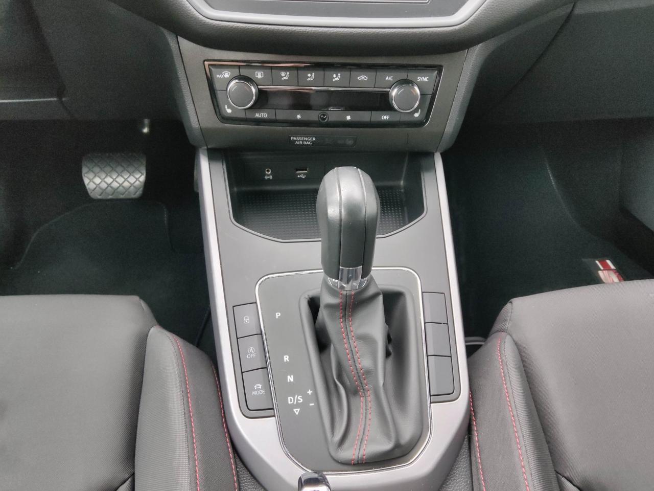 Seat ARONA FR 1.0 TSI DSG SCHECKHEFTGEPFL. SITZH. EPH Bildbeschreibung: Seat ARONA FR 1.0 TSI DSG SCHECKHEFTGEPFL. SITZH. EPH